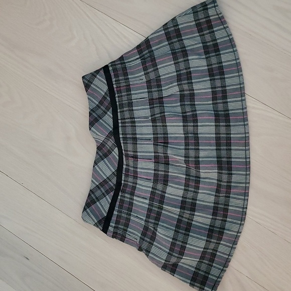 Garage - Ladies Plaid Skort - Size 1 - Picture 5 of 5